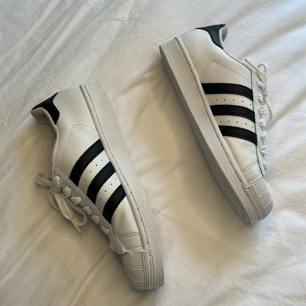 Adidas superstar women 9 shelltoe superstar classic 3 stripe sneakers